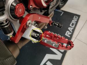 Kit poggiapiedi pilota - adattatori per Ducati Multistrada V2 MY2025 CNC Racing