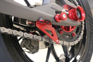 Protezione catena inferiore Ducati Panigale V2 e Streetfighter V2 MY2025 CNC Racing