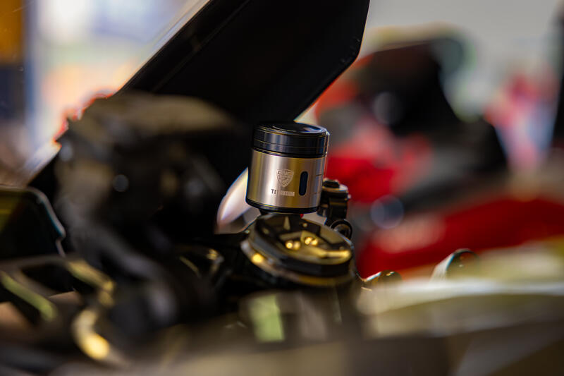 Serbatoio olio 12 ml per freno posteriore o frizione - Titanio