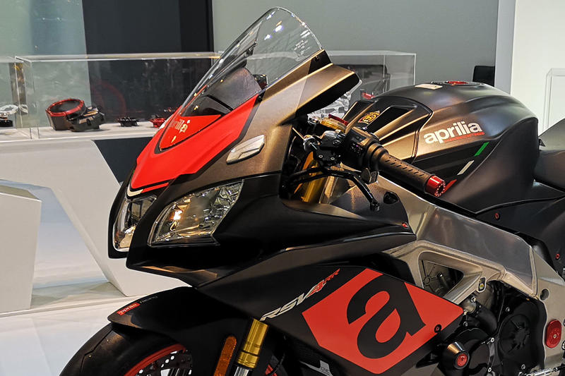 Cover foro specchi Aprilia RSV4