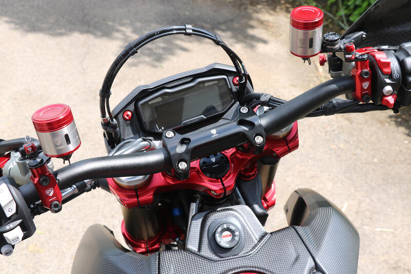 Cavallotto pompe Brembo - foro specchio filettatura M10 destra