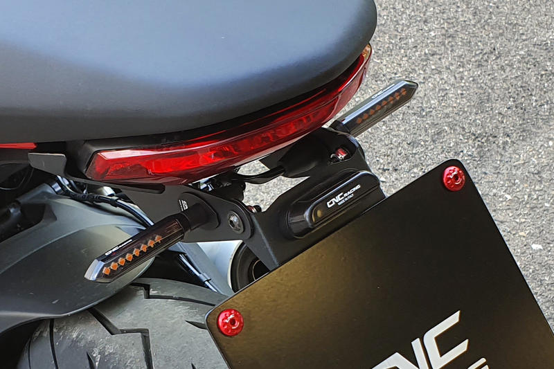 Cappucci in gomma indicatori di direzione M8 - 2 pz