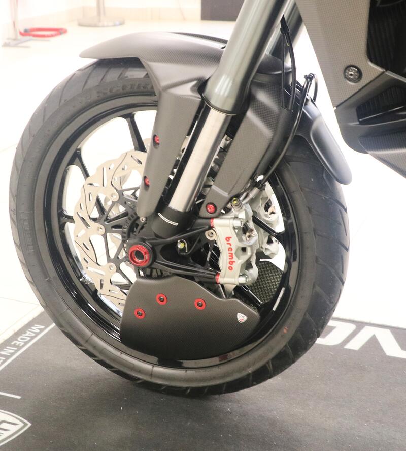 GP Ducts EVO – Raffreddamento Freni in Carbonio Lucido – Ducati Multistrada V4 MY2025