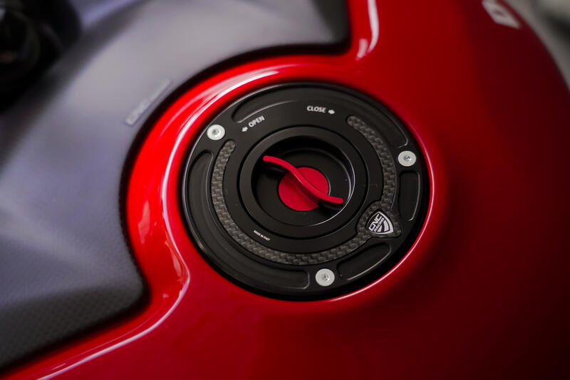 Tappo serbatoio carburante - flangia Carbon