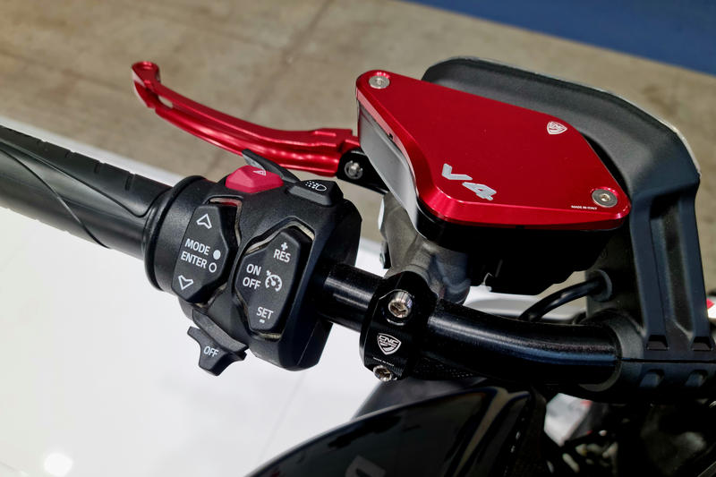 Tappi serbatoi fluido freno e frizione Ducati Diavel V4 - Touch Bicolor