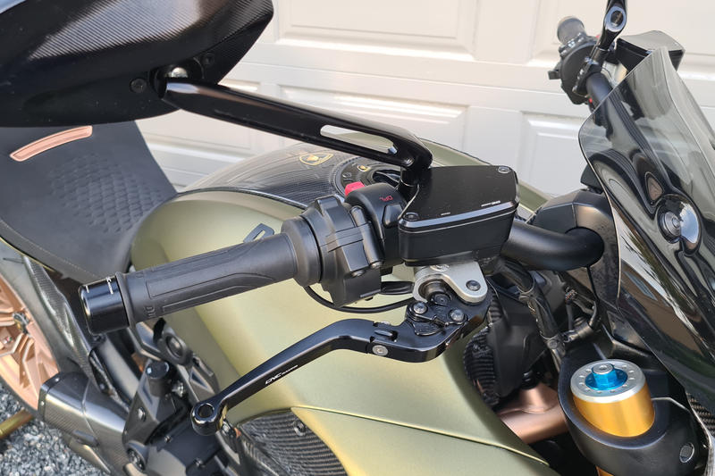 Tappi serbatoi fluido freno e frizione Ducati - Streaks