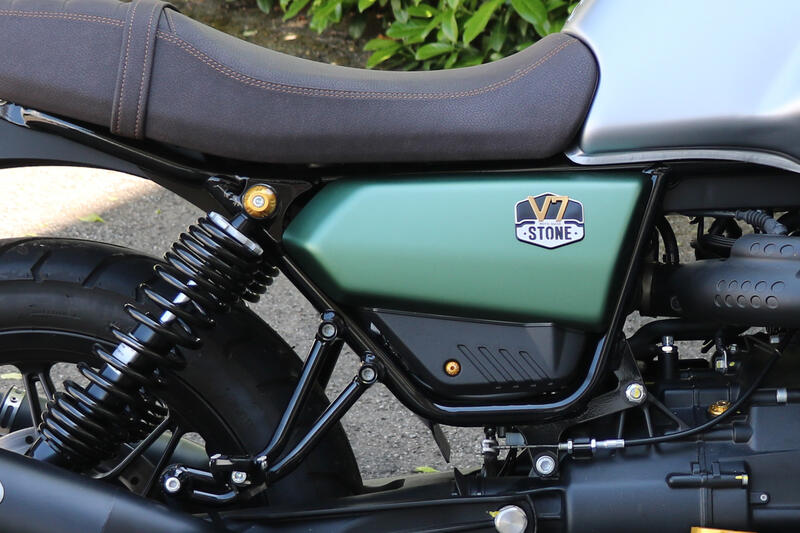 Kit viti fianchetti laterali Moto Guzzi V7 Stone