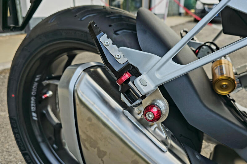 Kit poggiapiedi TOURING passeggero - Advanced Mounting System