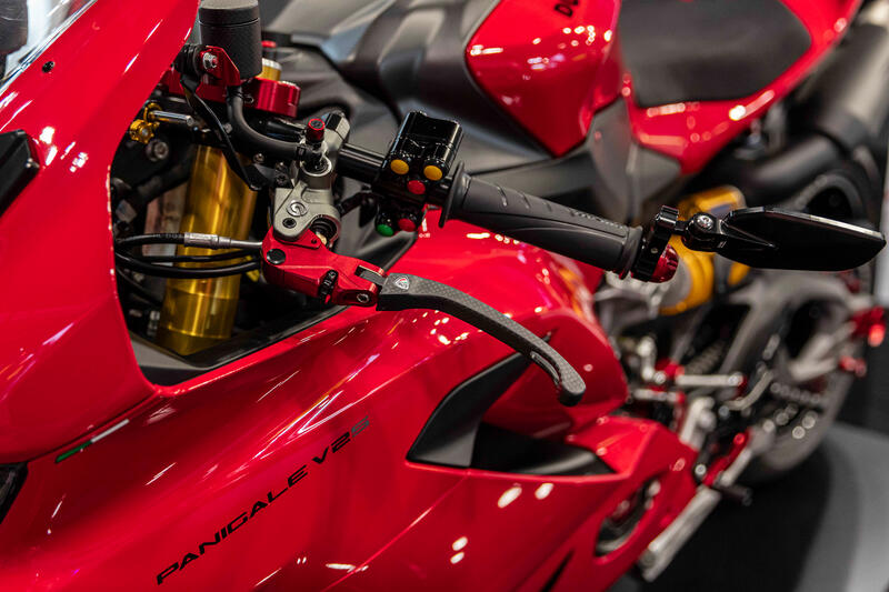 Leva frizione Race EVO Pieghevole in Carbonio Lucido per pompe frizione semi-radialli Brembo