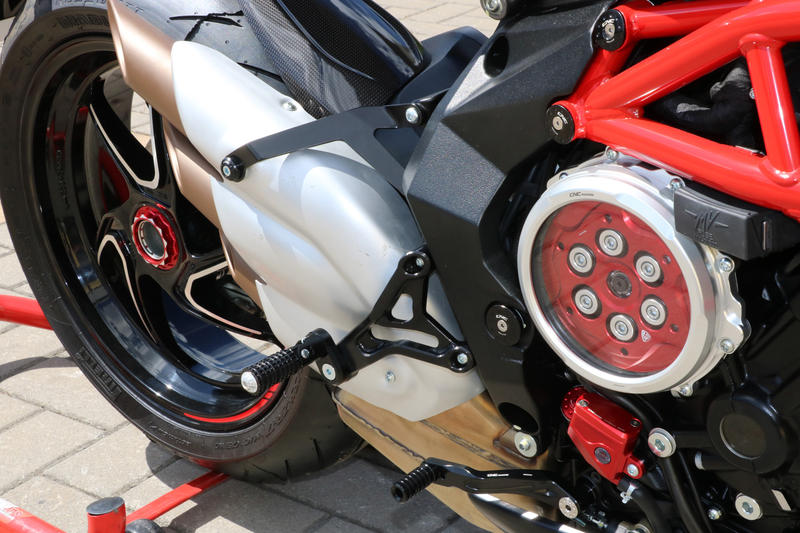 Pedane pilota regolabili MV Agusta Brutale