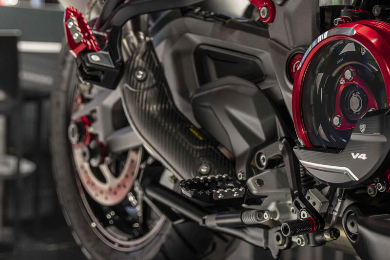 Footpegs kit TOURING passenger - adapters