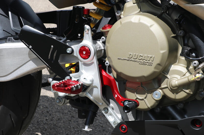 Tappi per viti centrali pedane originali Ducati