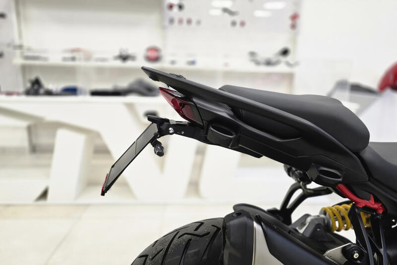 Portatarga regolabile per Ducati Multistrada V2 MY2025