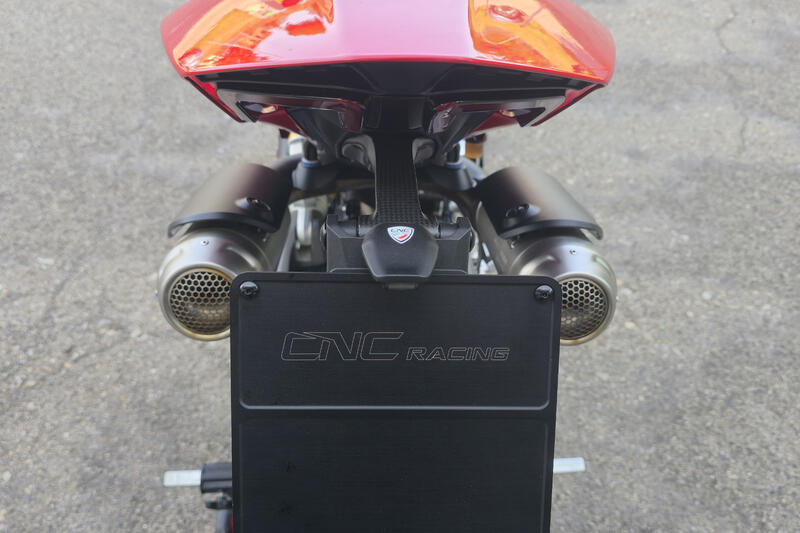 Porta targa in carbonio Ducati Panigale V4 - Streetfighter V4 MY2025 - regolabile, leggero e plug & play