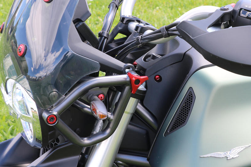 Registri cupolino Moto Guzzi V85 TT