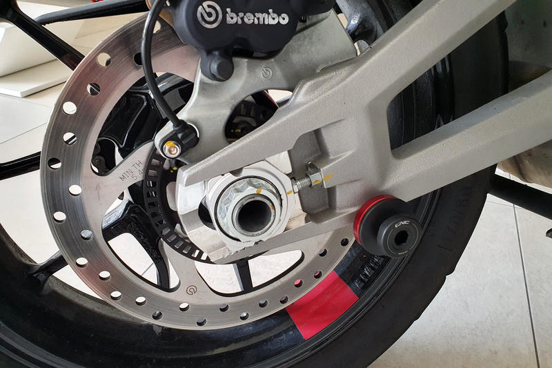 Supporti cavalletto M8