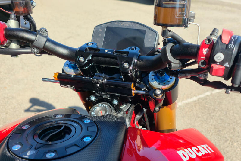 Supporto ammortizzatore di sterzo Ducati Hypermotard 950/950 SP per piastre di sterzo CNC Racing PS535/PS536