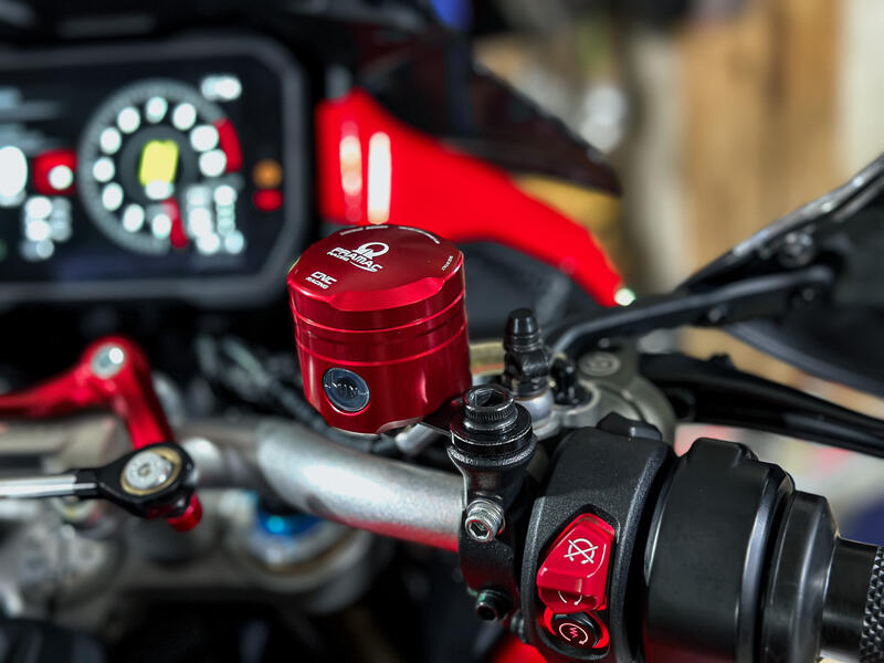 Serbatoio olio freno 25 ml MONOCHROME tre beccucci PRAMAC RACING Limited Edition