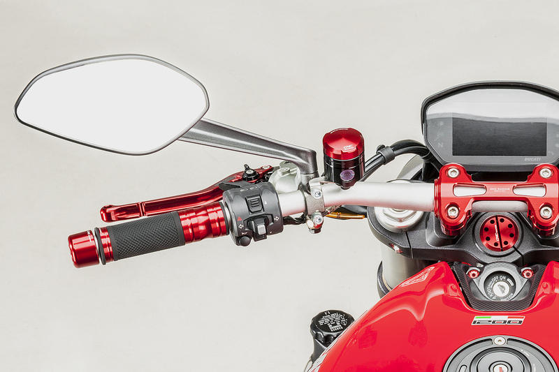 Staffa montaggio serbatoi fluido