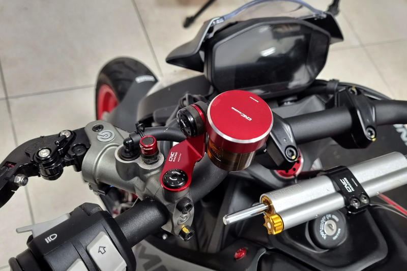Kit staffe serbatoio fluido freno e frizione Ducati Monster, Streetfighter V4 e V2