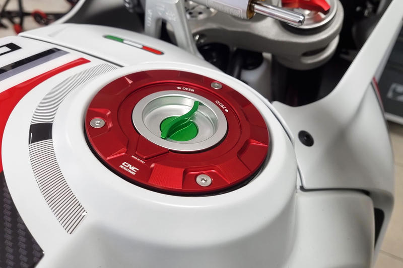 Tappo serbatoio carburante - Livrea Tricolore