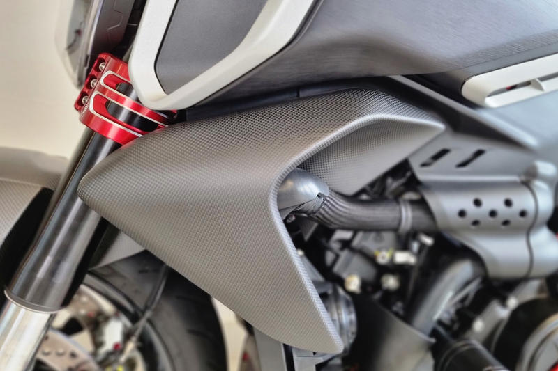 Cover laterali radiatore Ducati Diavel V4 - carbonio
