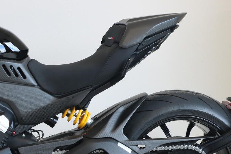 Cover sella passeggero Ducati Diavel V4 - carbonio