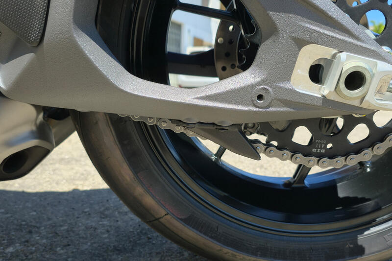 Paracatena inferiore Ducati Panigale V4 Streetfighter V4 - carbonio