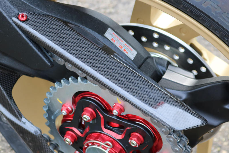 Protezione catena superiore carbonio MV Agusta