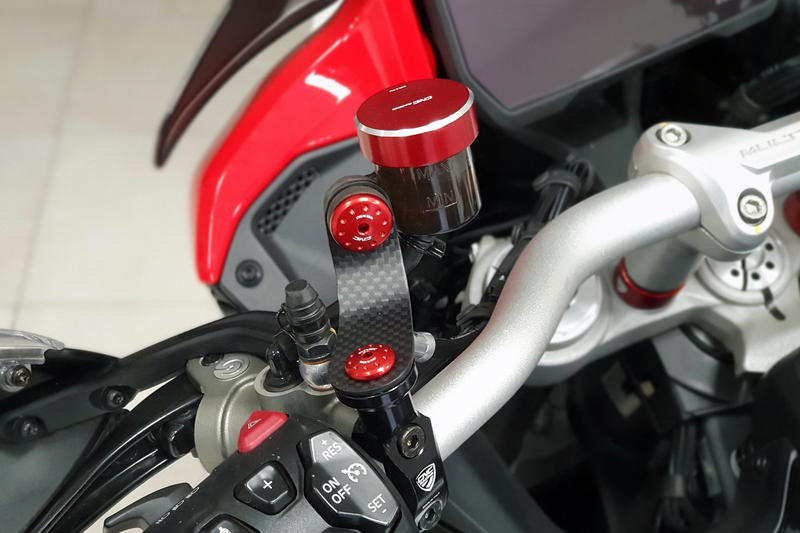 Staffe serbatoi liquidi freno anteriore e frizione Ducati Multistrada V4 / V2 MY2025 - Carbonio