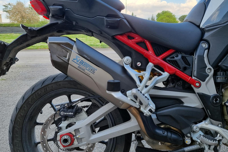 Paracalore Terminale Akrapovic Ducati Multistrada V4 - Carbonio