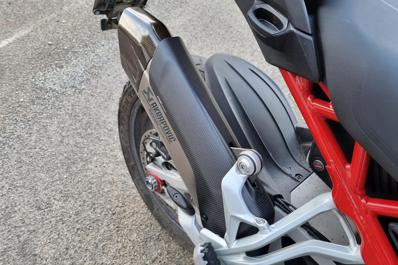 Paracalore Terminale Akrapovic Ducati Multistrada V4 - Carbonio