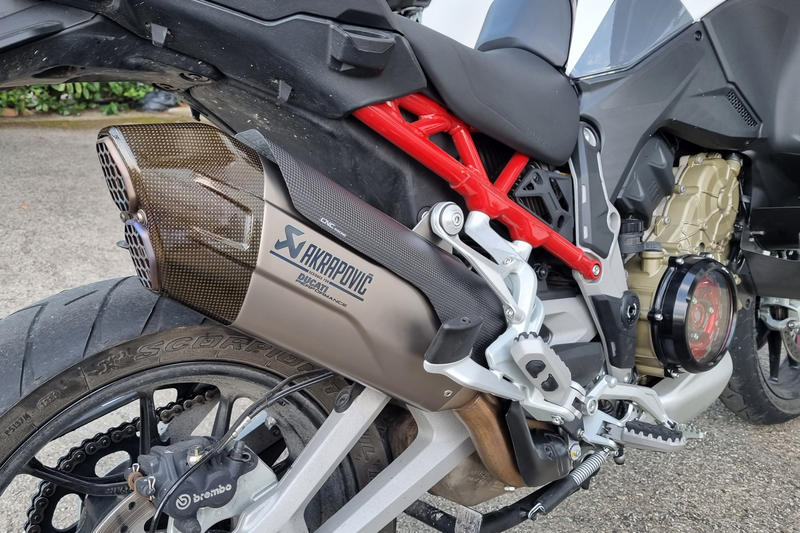 Paracalore Terminale Akrapovic Ducati Multistrada V4 - Carbonio