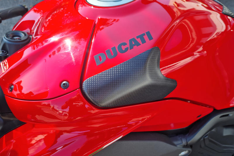 Protezioni serbatoio carburante Carbon/Kevlar