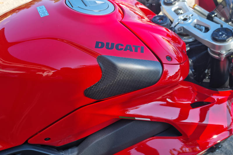 Protezioni serbatoio carburante Carbon/Kevlar