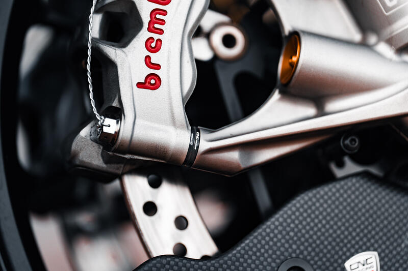 Kit distanziali pinze freno anteriore