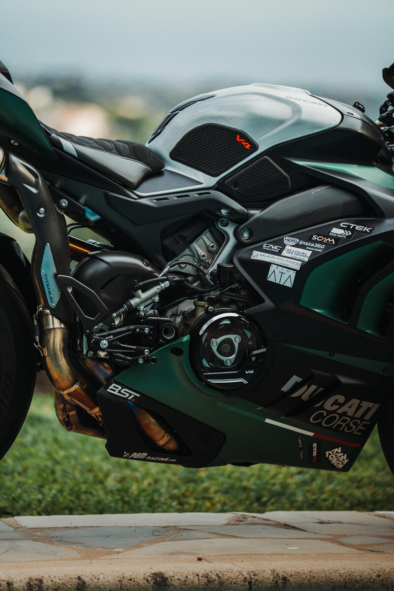 Pedane regolabili Ducati per serie Panigale V4 - Carbon