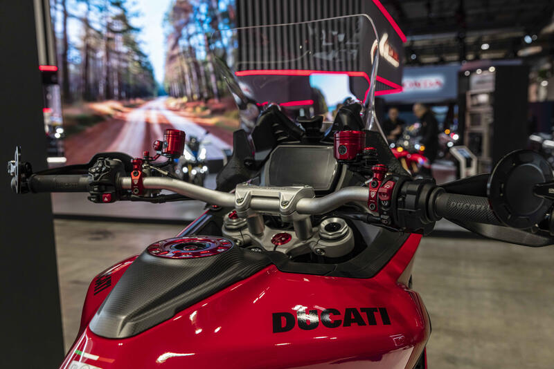 Cover plancia interna in carbonio per Ducati Multistrada V2 MY2025