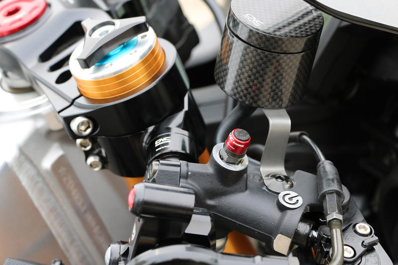 Kit viti - Staffa serbatoio fluido freno anteriore/frizione - TITANIO Nero