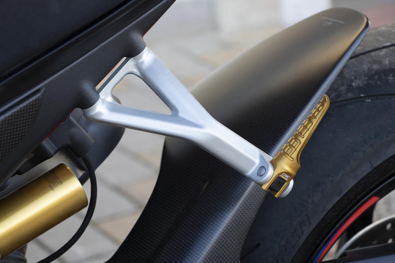 Poggiapiedi per pedane originali Ducati LIGHT - passeggero Oro